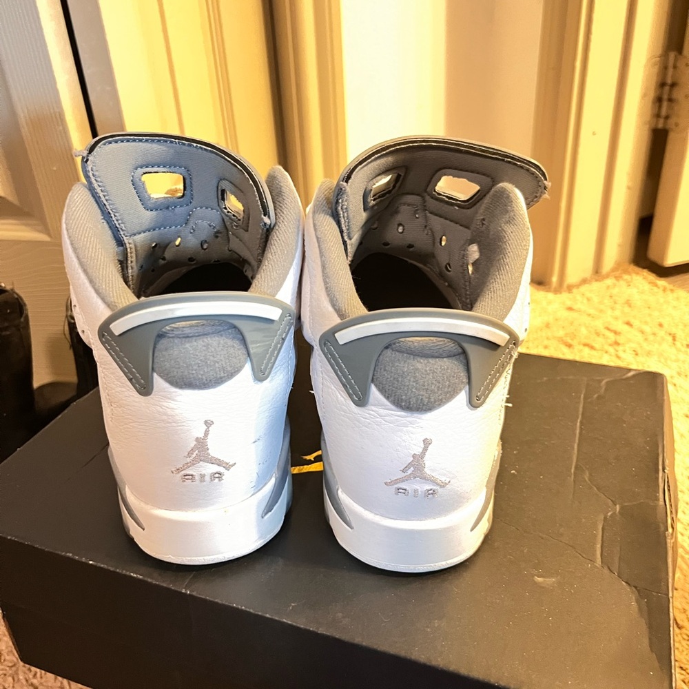 Jordan Kids Cool Gray and white Sneakers - Picture 2 of 5